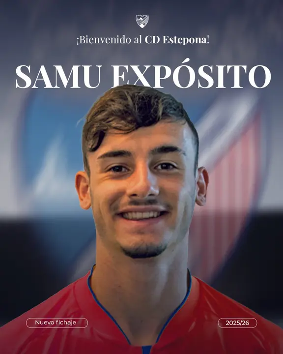 Samu Exp&oacute;sito en la foto de presentaci&oacute;n con el CD Estepona / CD Estepona