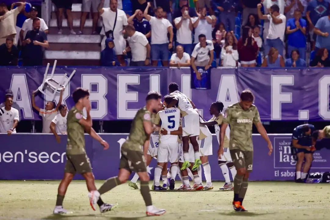 El Marbella FC celebrando un gol / Carlos Guerrero para M&aacute;lagaHoy