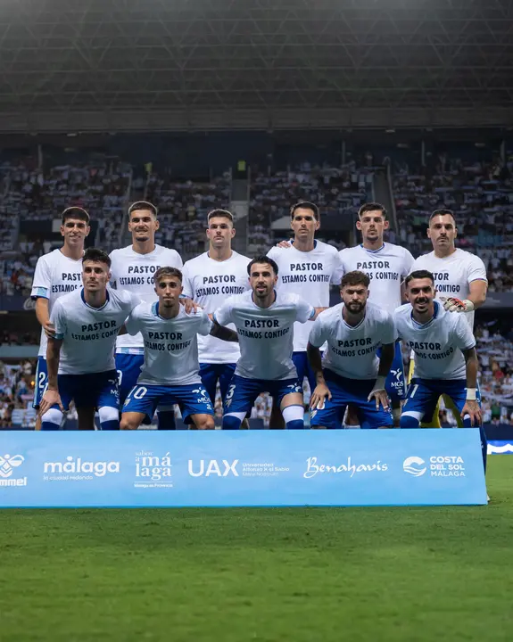 El once titular del M&aacute;laga antes del partido