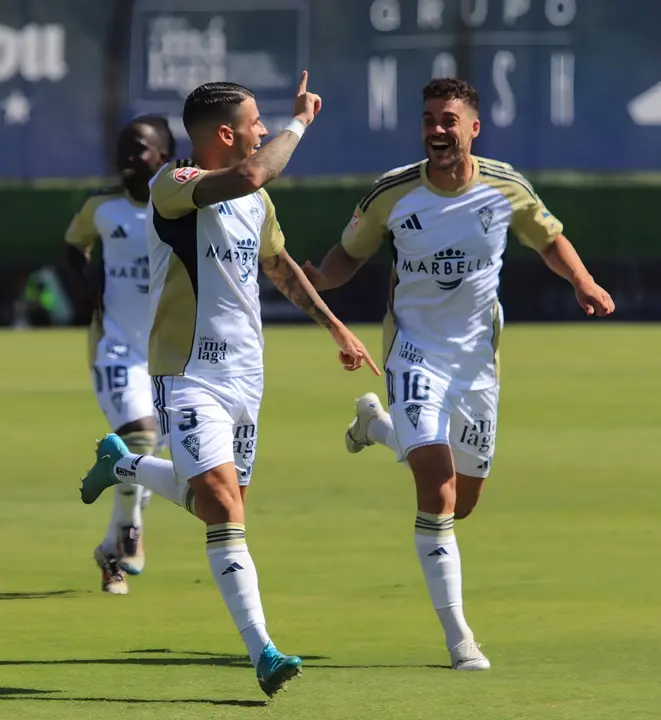 Jugadores del Marbella FC celebrando un gol / Foto: Marbella FC