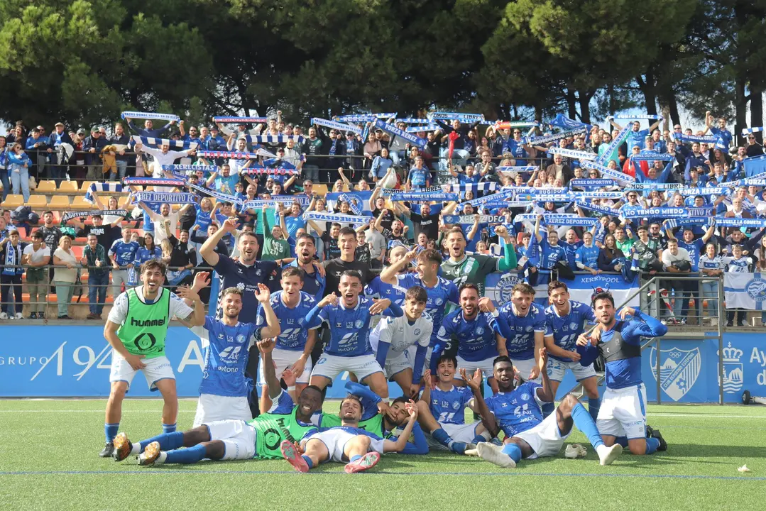 Imagen de la celebraci&oacute;n de la victoria del Xerez Deportivo ante el CD Estepona / Fuente: Redes sociales del Xerez Deportivo