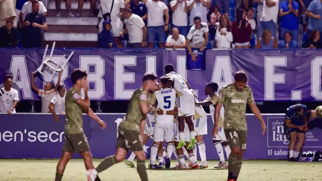 El Marbella FC celebrando un gol / Carlos Guerrero para M&aacute;lagaHoy