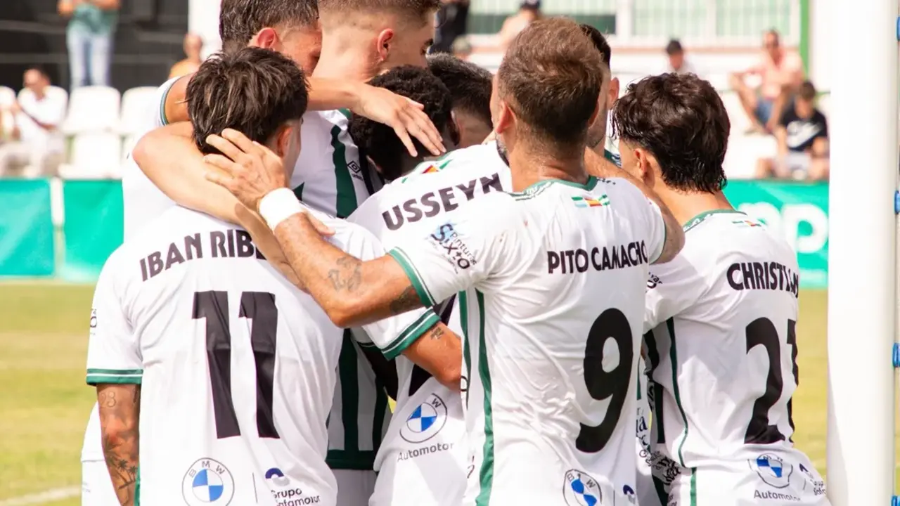 El Juventud Torremolinos celebrando un gol / Foto: SUR
