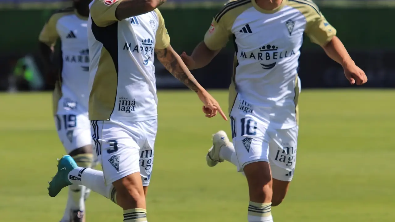 Jugadores del Marbella FC celebrando un gol / Foto: Marbella FC