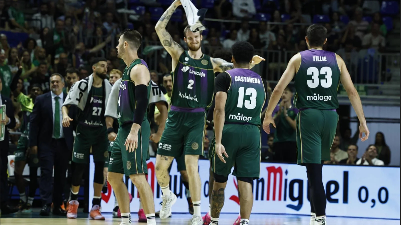 Los jugadores de Unicaja tras la victoria / M&aacute;laga Hoy