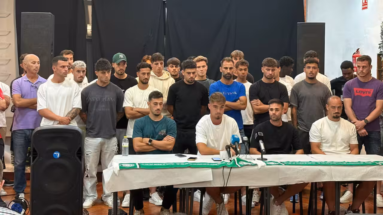 Los jugadores del Torremolinos en rueda de prensa / Diario AS