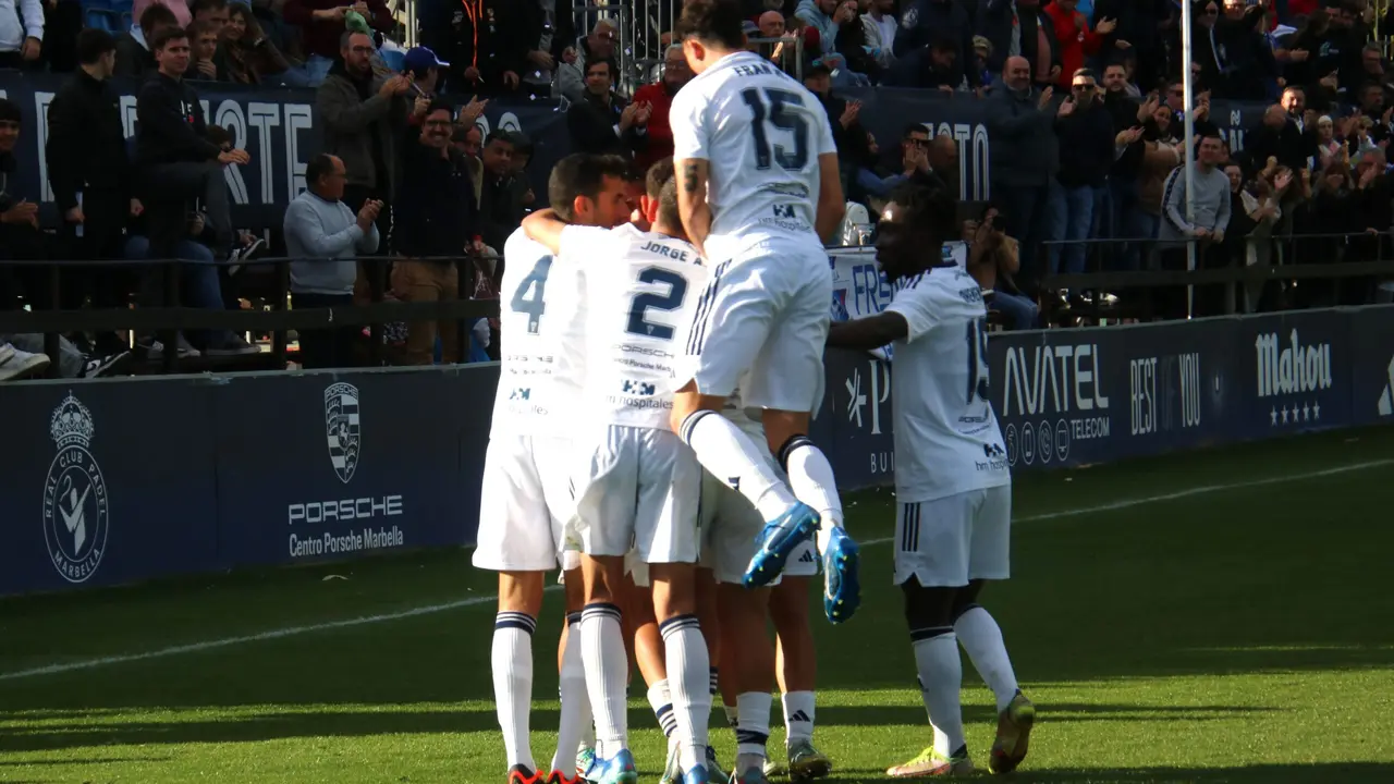 Jugadores del Marbella FC celebrando un gol / Foto: Marbella FC