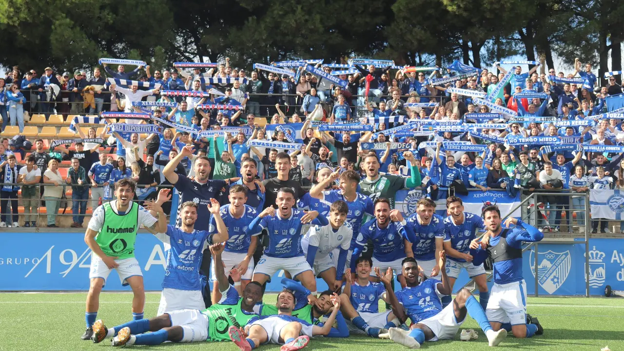 Imagen de la celebraci&oacute;n de la victoria del Xerez Deportivo ante el CD Estepona / Fuente: Redes sociales del Xerez Deportivo