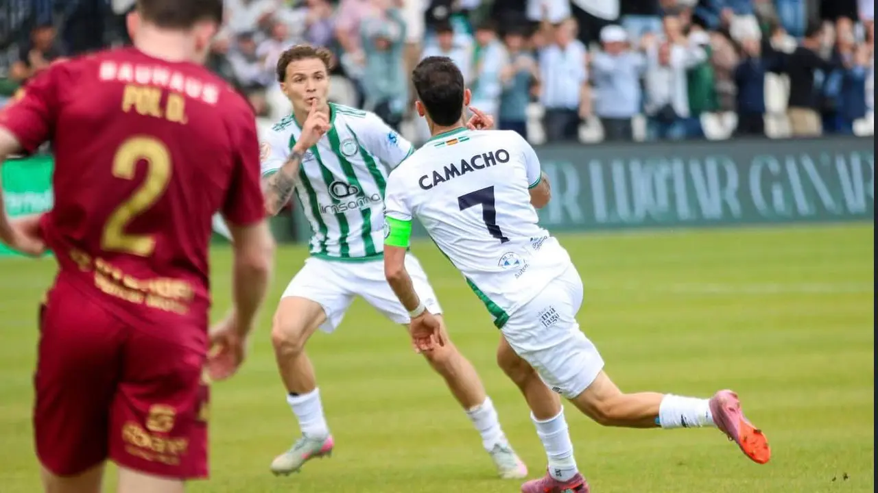 Camacho y Climent celebrando un gol / Foto: Jos&eacute; Mar&iacute;a L&oacute;pez Ru&iacute;z