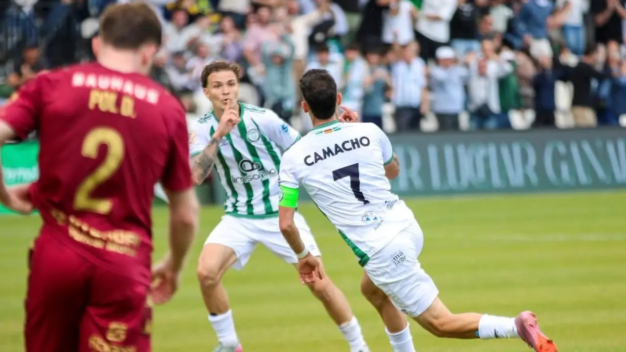 Camacho y Climent celebrando un gol / Foto: Jos&eacute; Mar&iacute;a L&oacute;pez Ru&iacute;z