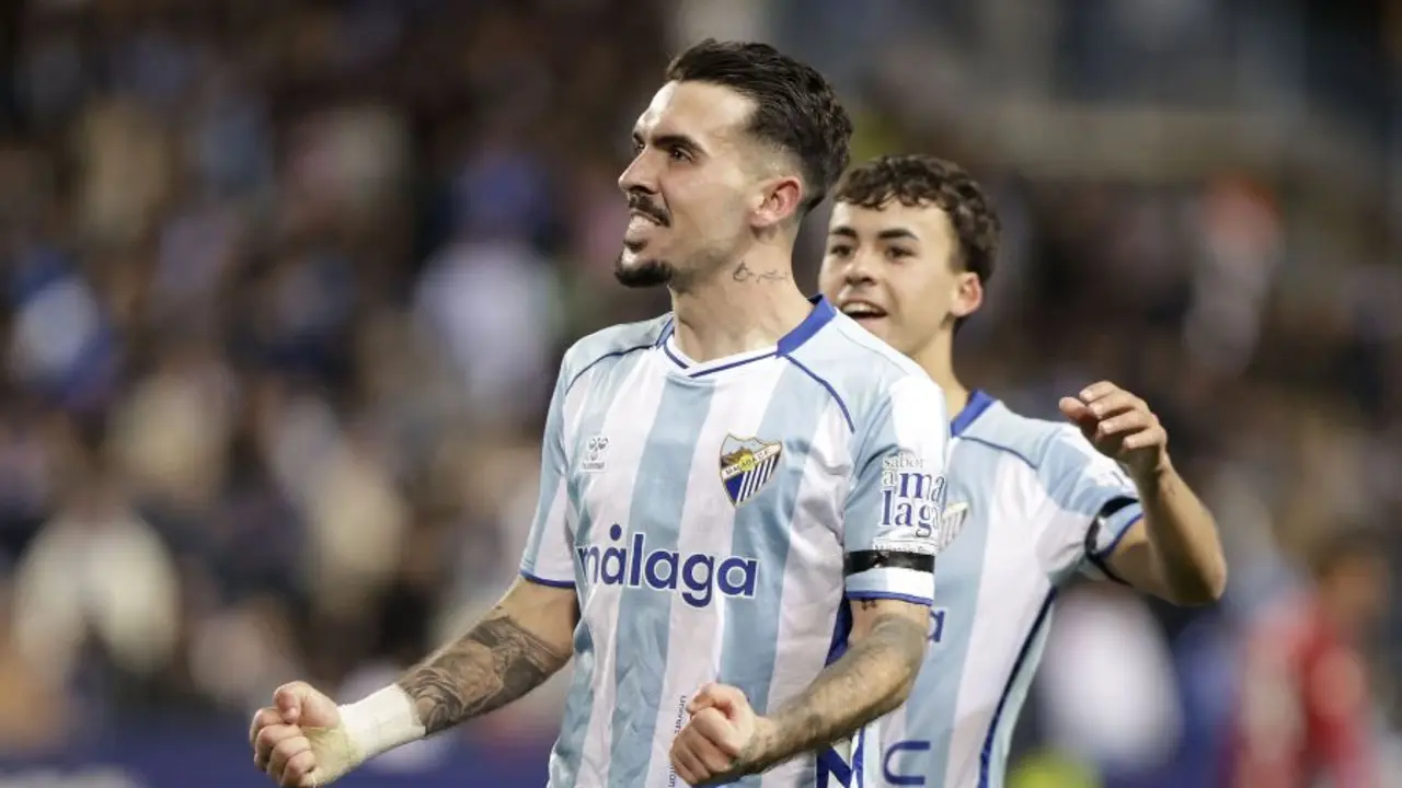 Joaqu&iacute;n Mu&ntilde;oz celebrando un gol en La Rosaleda / Foto: LaLiga Hypermotion
