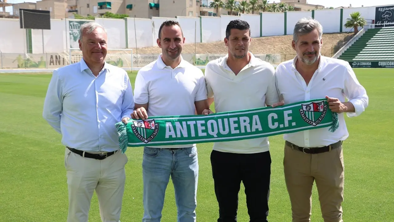 De izquierda a derecha: Mike Garlick, Alberto Aguilar, &Aacute;lvaro Silva, &Aacute;ngel Gonz&aacute;lez / FOTO: Las 4 Esquinas