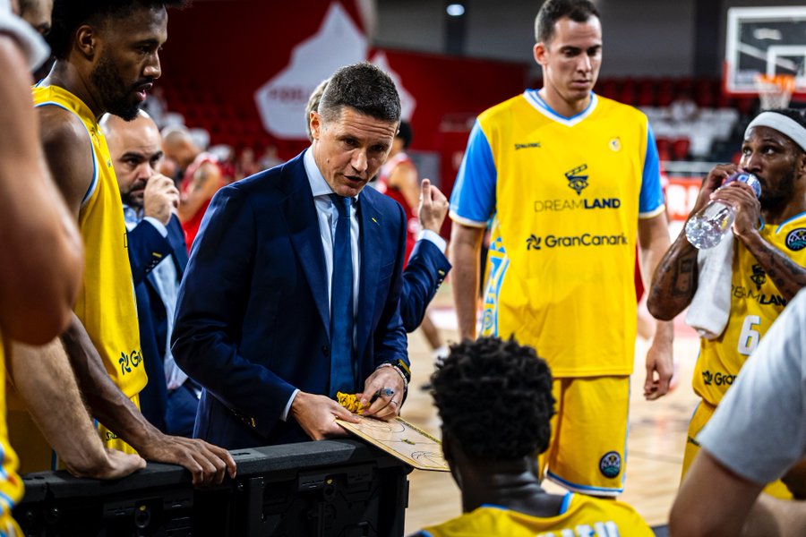 Lakovic dando una charla / Dreamland Gran Canaria en X