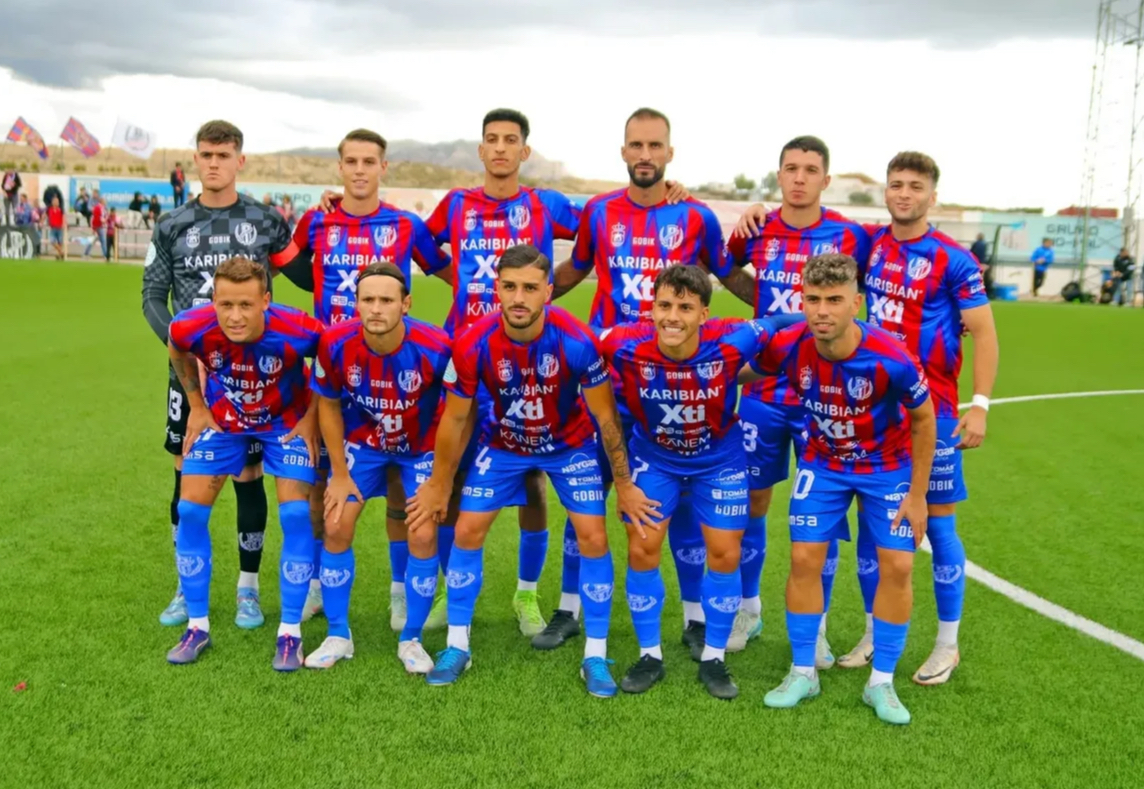 Once inicial del Yeclano en su partido ante el Salerm Puente Genil / Foto: Yeclano Deportivo en RRSS