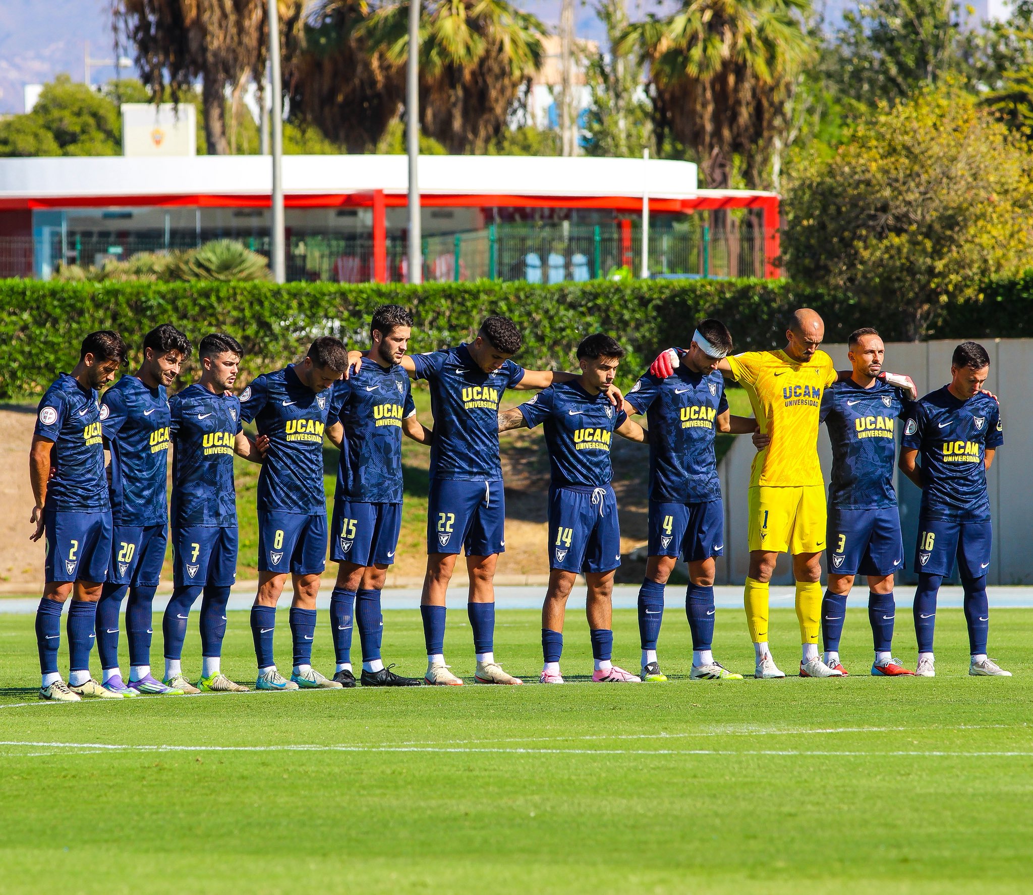 Los futbolistas del Ucam antes de un partido / UCAM Murcia en X
