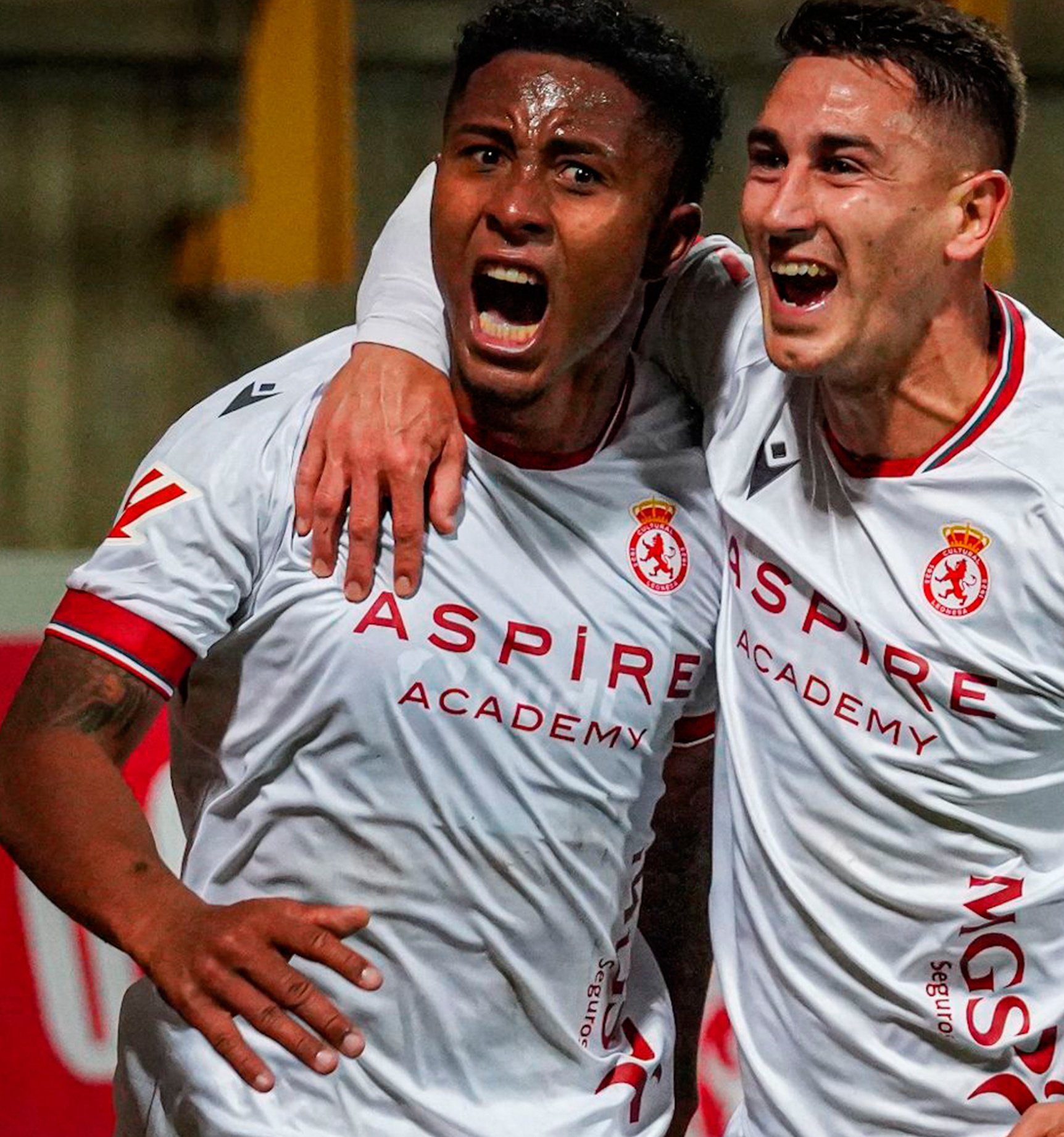 Ribeiro celebrando su gol / Cultural Leonesa en X