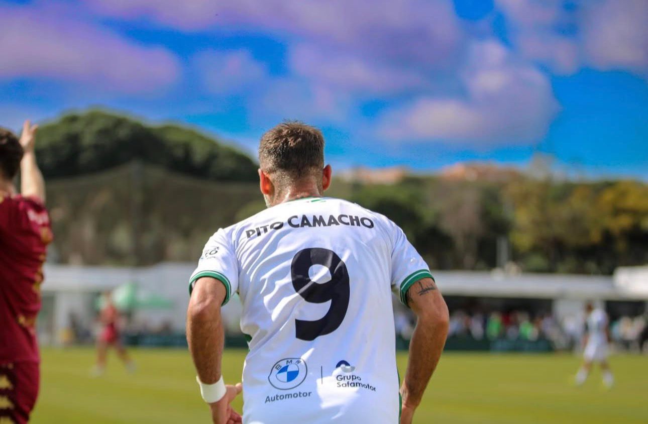 Pito Camacho de espaldas / Foto: José María López Ruíz
