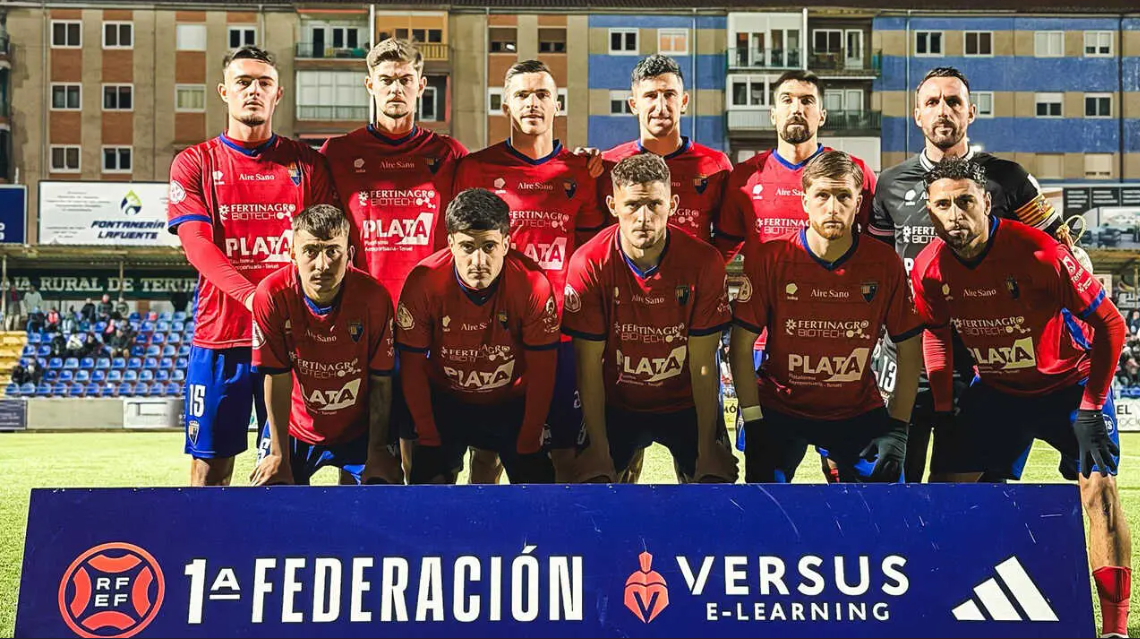 Jugadores del CD Teruel antes de empezar un partido / Foto: Aragón Digital