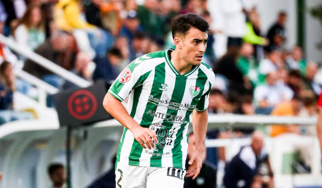 Javi Antón por la banda de El Maulí / FOTO: Cadena SER